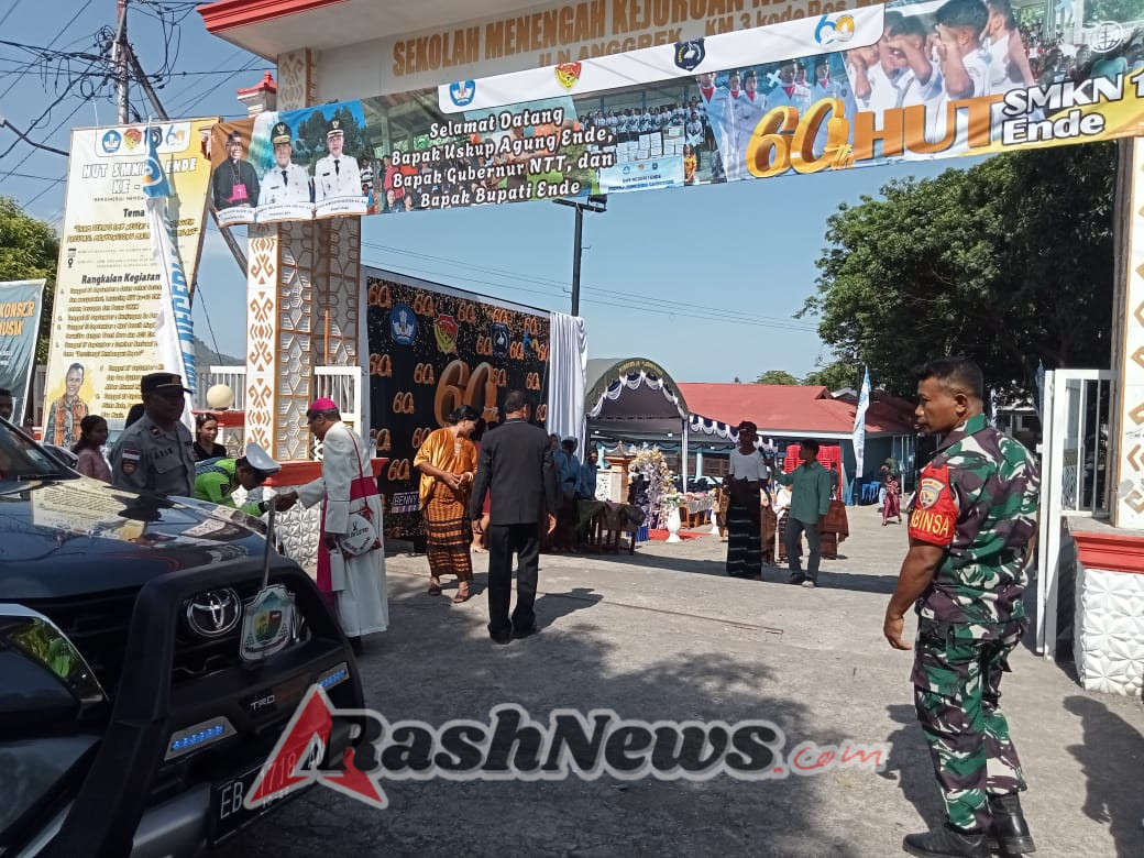 TNI AD dan Warga Bersatu dalam Misa HUT ke-60 SMKN 1 Ende di Ende Timur