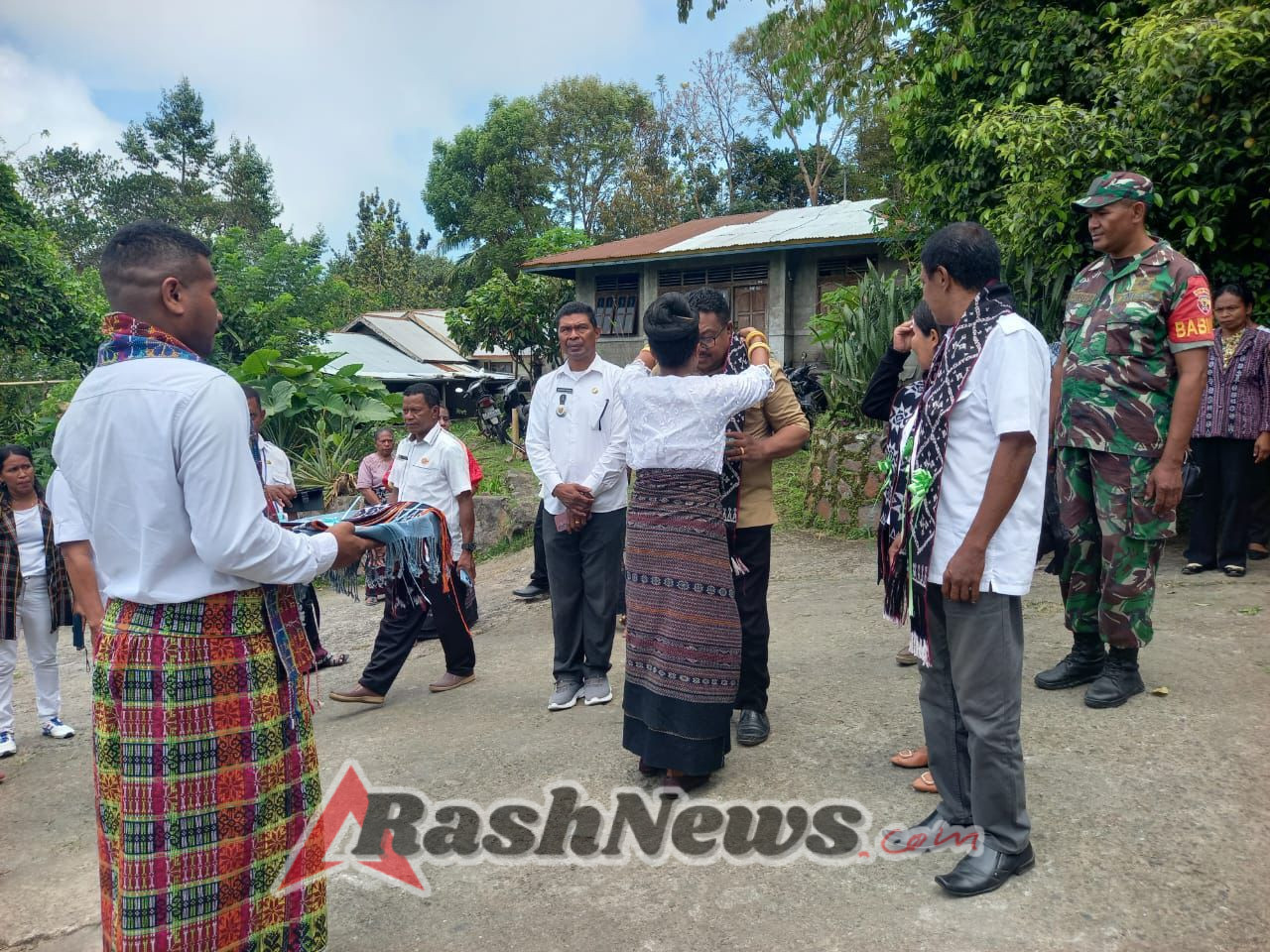 Patroli Bersama Kodim 1603/Sikka dan Komcad SPPI, Wujud Komitmen Keamanan Menyambut HUT TNI ke-80