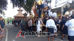 Gotong Royong TNI-Polri dan Pecalang, Upacara Ngaben di Desa Undisan Kelod Berjalan Khidmat dan Aman