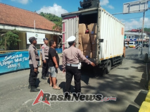 Polsek Gelar Pemeriksaan di Pelabuhan, Cegah Penyelundupan