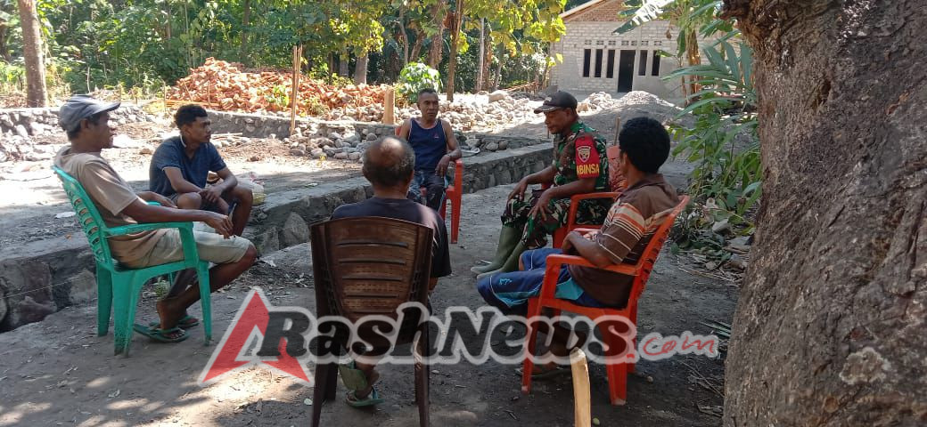 Lewat Komsos, TNI Tekankan Pentingnya Keamanan Diri dan Keluarga di Desa Bukitmas