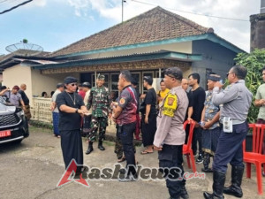 Kebersamaan Babinsa dan Masyarakat: Cerminan Kemanunggalan TNI di Desa Pedawa
