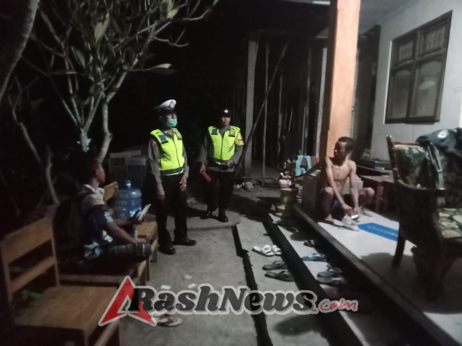 Zero Criminal! Polsek Selemadeg Gaungkan Patroli Blue Light Jaga Kamtibmas Subuh