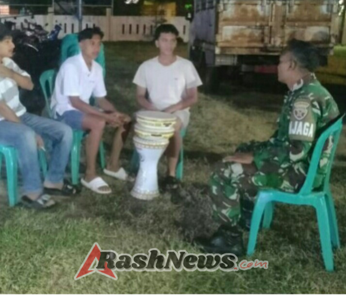 TNI dan Rakyat Bersinergi: Babinsa Jereweh Ajak Warga Jaga Ketertiban Lingkungan