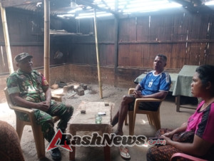 Tingkatkan Kewaspadaan Cuaca Ekstrem, Babinsa Detusoko Imbau Warga Saat Komsos