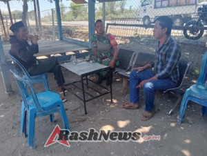 Babinsa Desa Tambak Sari Sambangi Warga, Imbau Jaga Lingkungan dan Keamanan