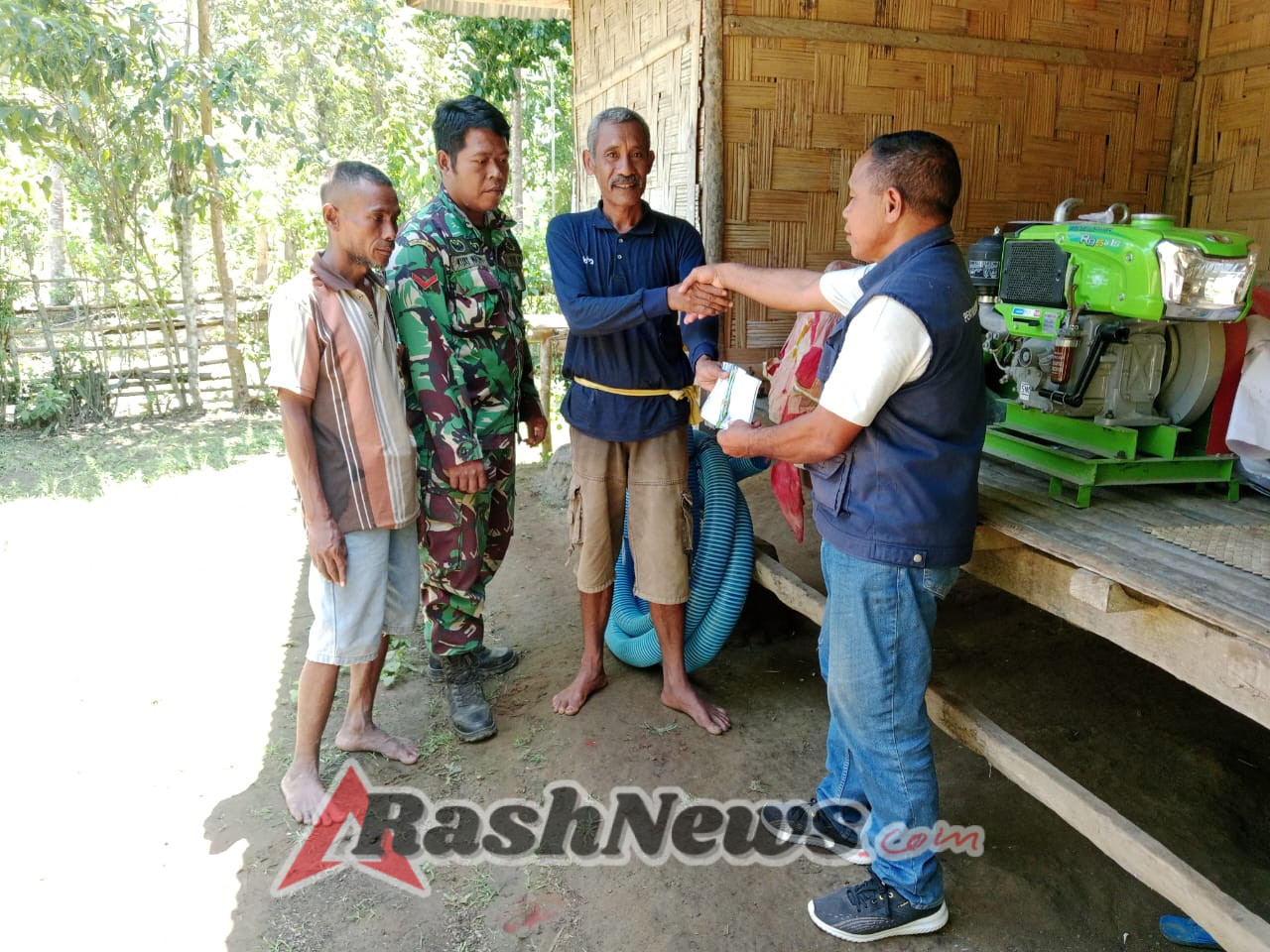Babinsa Tabundung Ajak Petani Optimalkan Bantuan Pompa Air