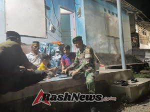 Babinsa Ajak Warga Tingkatkan Kewaspadaan Lewat Patroli Malam