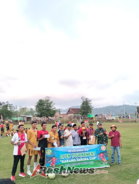 ‎Kehadiran Babinsa Jadi Spirit Kebersamaan di Penutupan Turnamen Desa Ledang