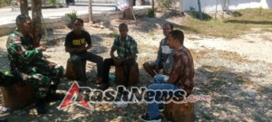 Babinsa Koramil 1618-01/Miotim Ajak Warga Desa Banfanu Jaga Kebersihan dan Kesehatan di Musim Panas