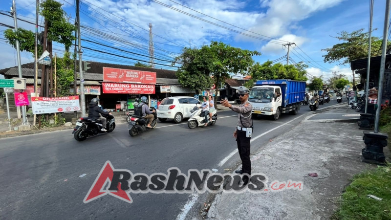 Akhir Pekan Ramai, Polsek Abiansemal Intensifkan Pengaturan Lalu Lintas Sore Hari
