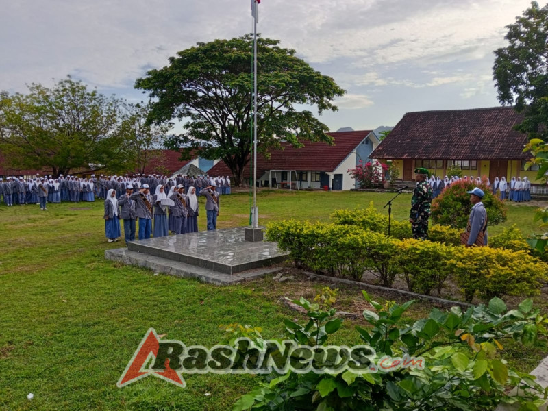 Upacara Bendera di SMAN 1 Jereweh Dipimpin Kapten Cba Suwondo