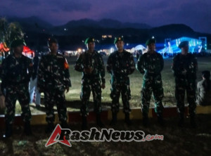 Kodim 1602/Ende Laksanakan Pamwil dan Komsos Saat Konser HUT SMKN 1 Ende Berlangsung Meriah