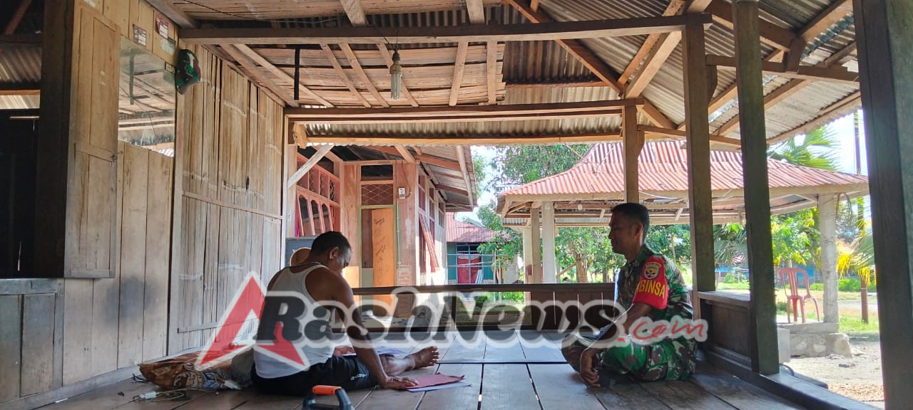 Kehadiran Babinsa di Desa Wolo’au Perkuat Kemanunggalan TNI dan Rakyat