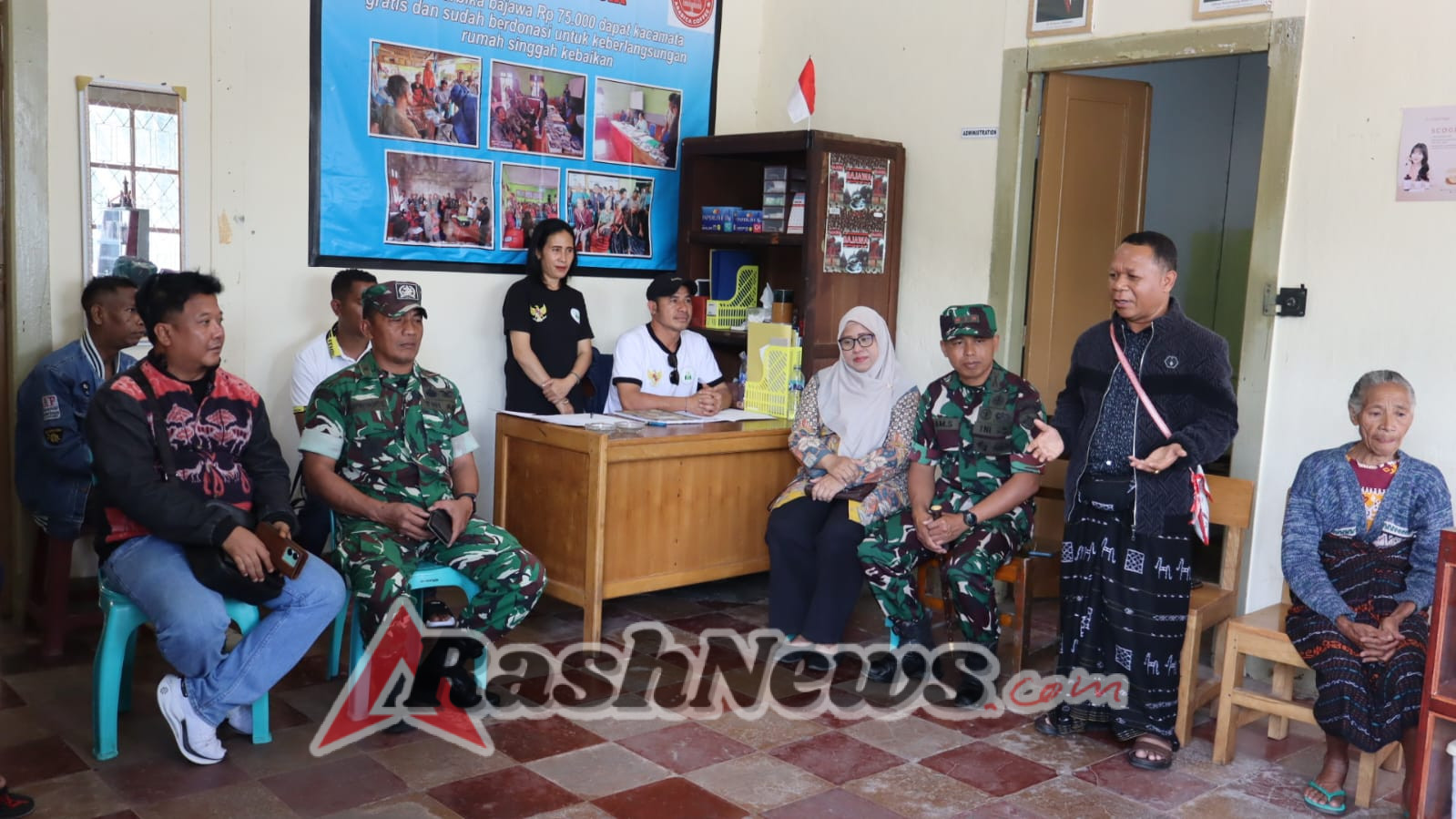 Tunjukkan Kepedulian, Dandim Ngada dan Staf Lepas Pasien Asal Golewa Menuju Pengobatan di Bali