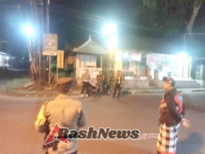 Kolaborasi Babinsa, Polsek Tembuku, dan Pecalang Tingkatkan Keamanan Malam Hari