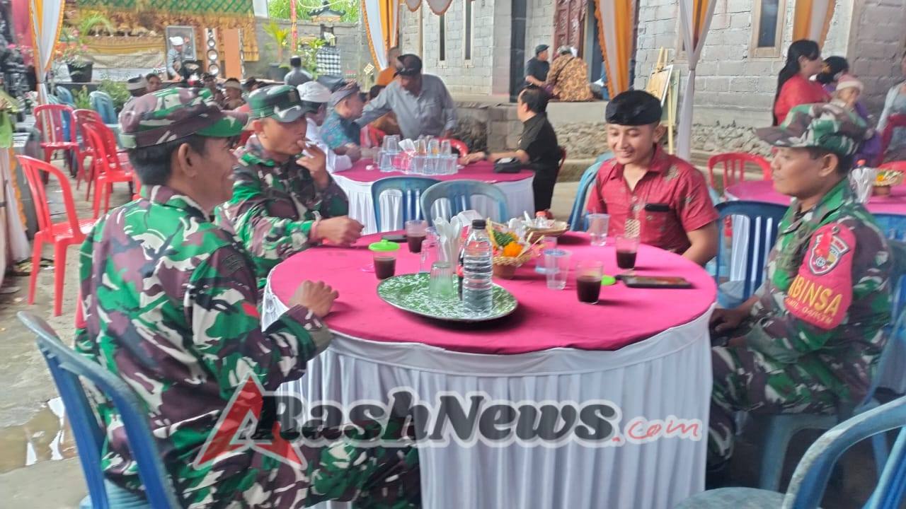Wujud Kedekatan dengan Masyarakat, Babinsa Desa Catur Hadiri Pernikahan Warga Banjar Lampu