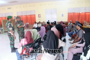 Dandim 1601/Sumba Timur Serahkan Bingkisan Usau Khitanan Masaal di RSUD Umbu Rara Meha