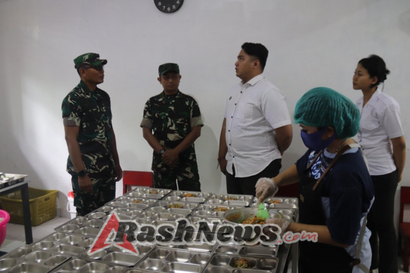 Kunjungi Dapur MBG SPPG Desa Selat, Dandim Klungkung Pastikan Dapur Beroperasi Sesuai Standar