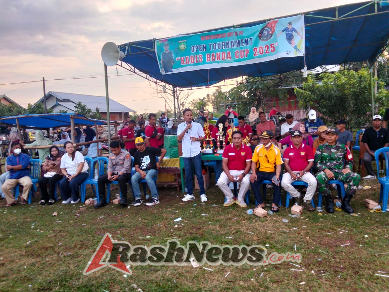 Babinsa Hadiri Penutupan Open Turnamen Kades Banda Cup 2025