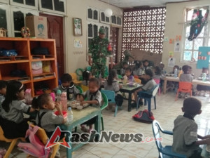 Babinsa Pastikan Program Makan Bergizi Gratis Berjalan Lancar di Nusa Kenari