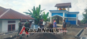 Karya Bakti Pagar Masjid, Bukti Dekatnya Babinsa dengan Masyarakat Desa Raporendu