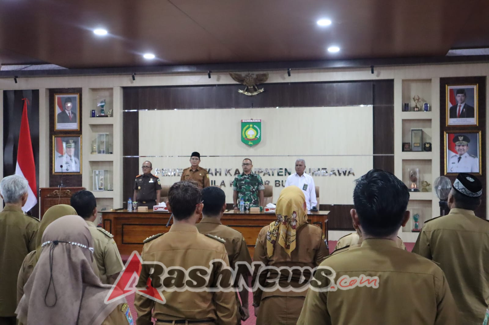 Dandim 1607/Sumbawa Hadiri Pengukuhan Satgas Perlindungan Hutan dan Rapat Koordinasi di Kantor Bupati