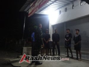 Ronda Malam Babinsa Hu’u Ciptakan Situasi Kondusif