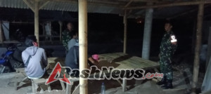 ‎Patroli Humanis, Babinsa Ajak Warga Timba Urip Pererat Kebersamaan dan Kewaspadaan