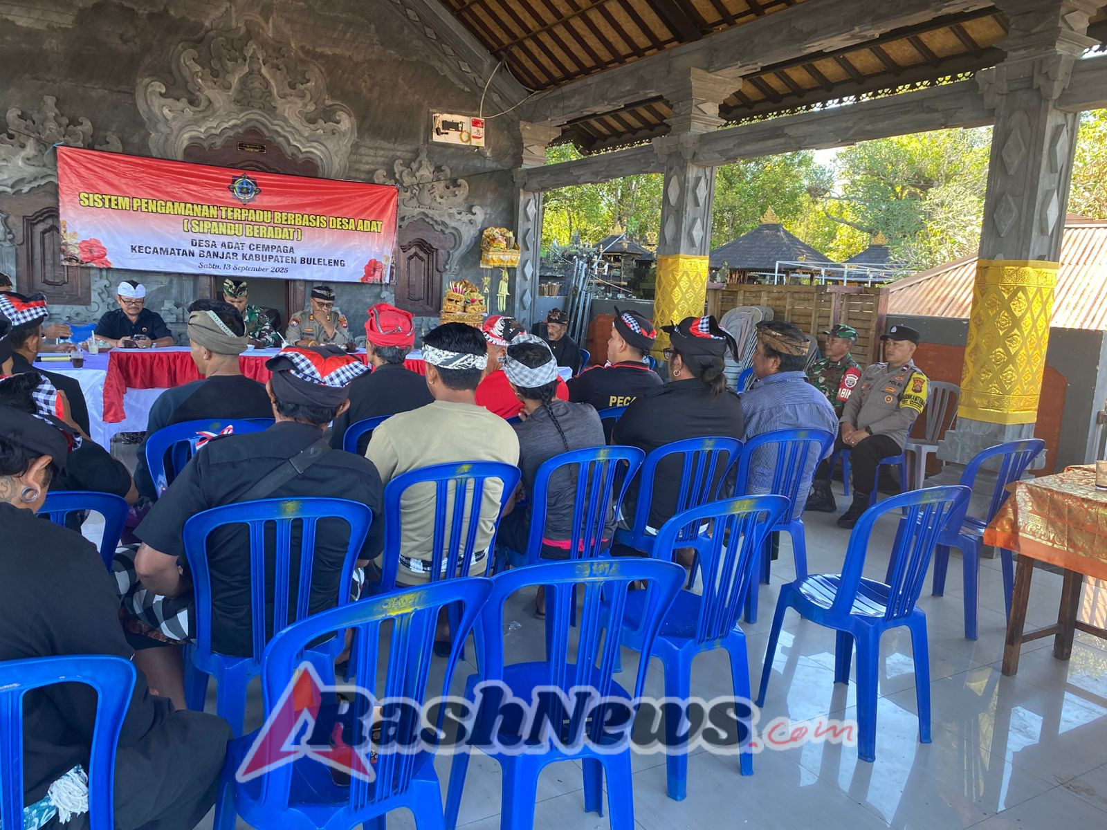 Babinsa Tekankan Pentingnya Koordinasi Sipandu Beradat Demi Kamtibmas Desa Adat Cempaga