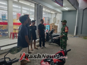 ‎Patroli Malam Koramil 1607-02/Empang Wujudkan Rasa Aman Warga