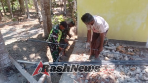 Kebersamaan Babinsa dan Masyarakat Tublopo Perkuat Kemanunggalan TNI-Rakyat