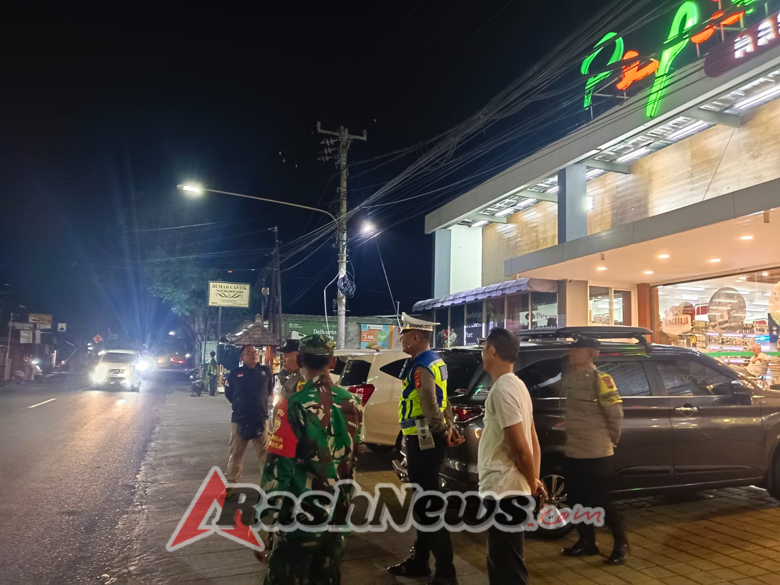 Patroli Malam Gabungan Warnai Suasana Banjar, Warga Merasa Lebih Aman