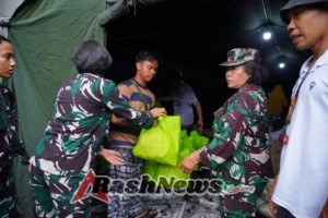 Kowad Kodam IX/Udayana Salurkan Bantuan untuk Korban Banjir di Denpasar