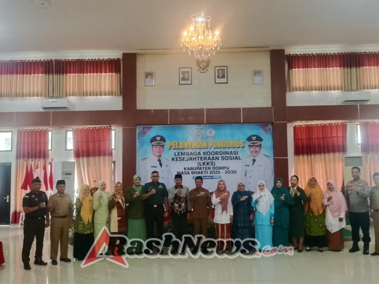 Sinergi TNI dan Pemerintah, Dandim Dompu Dampingi Ketua Persit di Acara Pelantikan LKKS