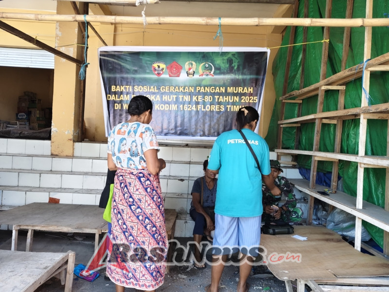 Kodim 1624/Flotim Laksanakan Gerakan Pangan Murah di Pasar Oka dalam Rangka HUT TNI ke-80