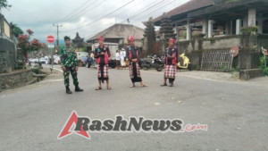 Berikan rasa aman dan nyaman, Babinsa 1623-06/Selat amankan rangkaian upacara Pelebon.