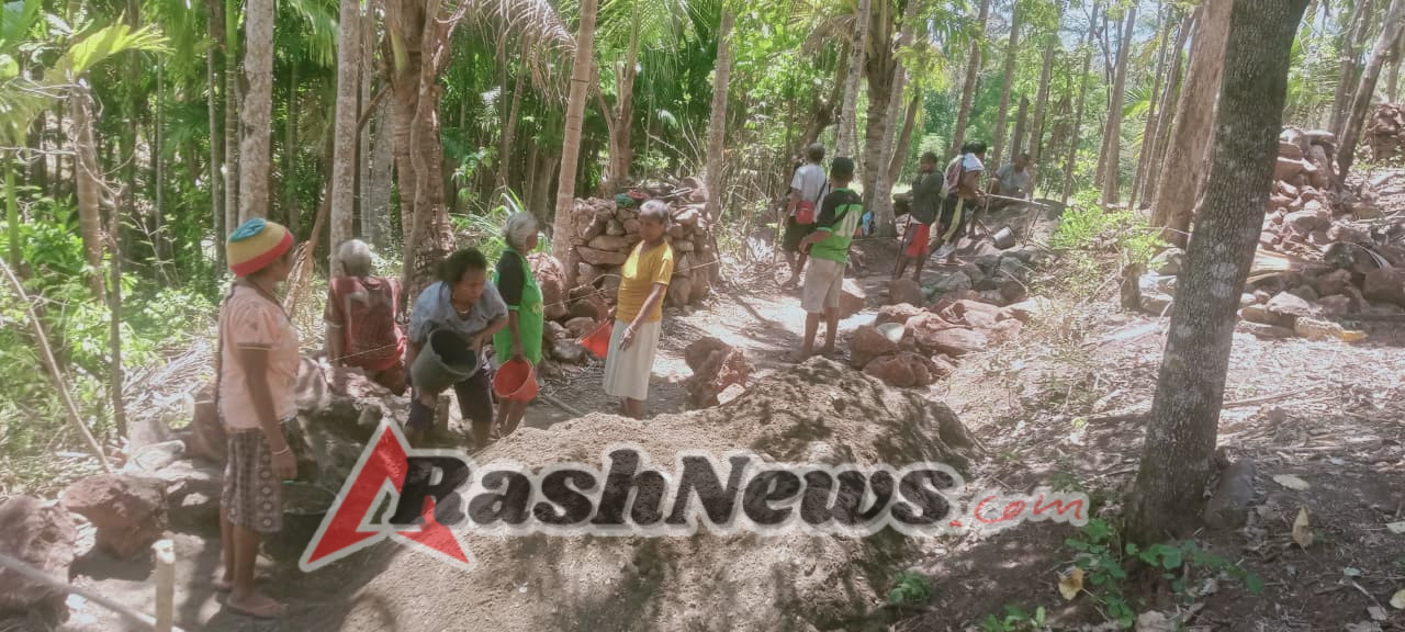 Babinsa Binafun Aktif Awasi Pembangunan Irigasi Untuk Petani