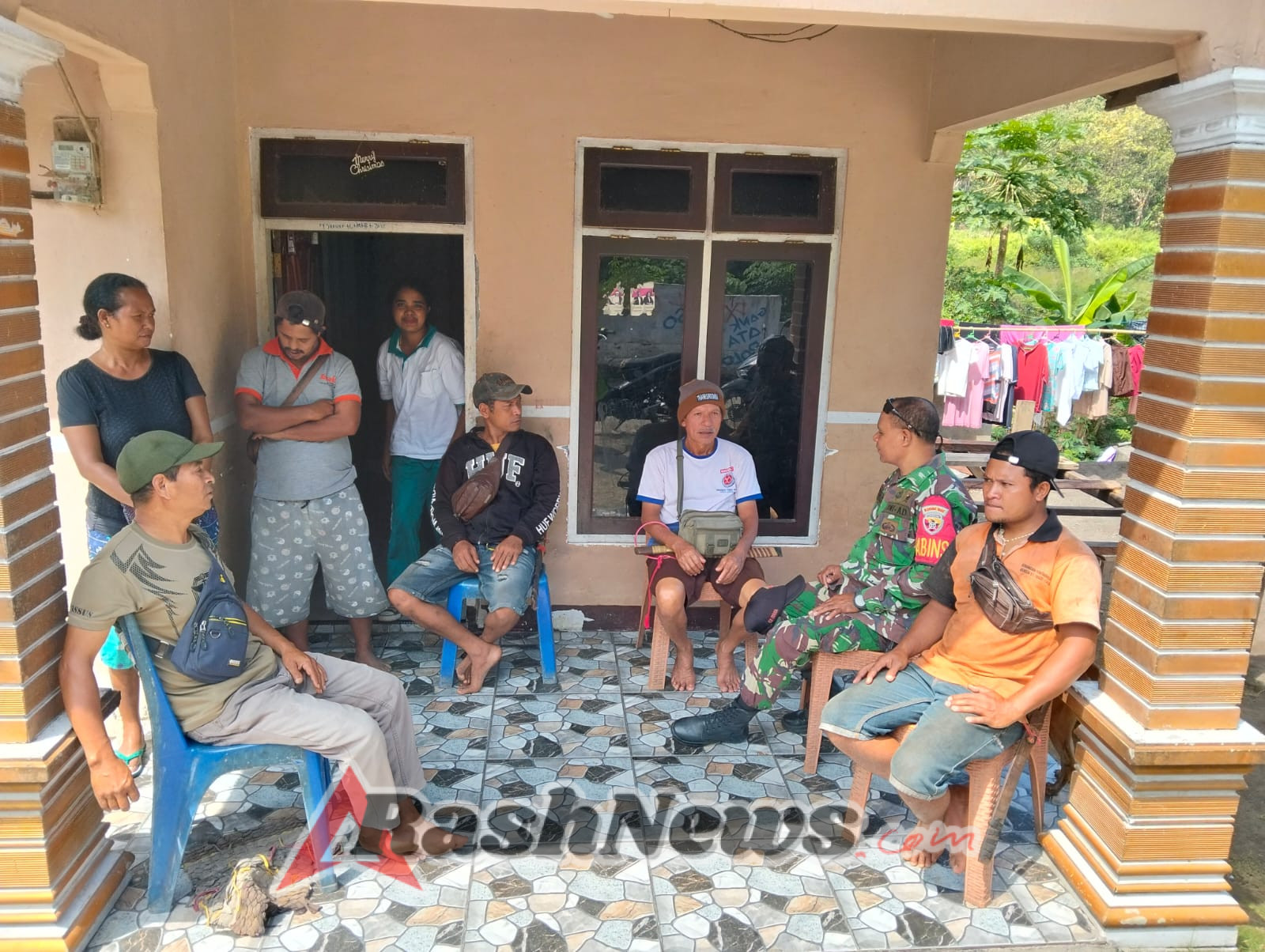 Babinsa Hadir di Tengah Warga: Jalin Komunikasi dan Dengarkan Aspirasi Masyarakat Demulaka