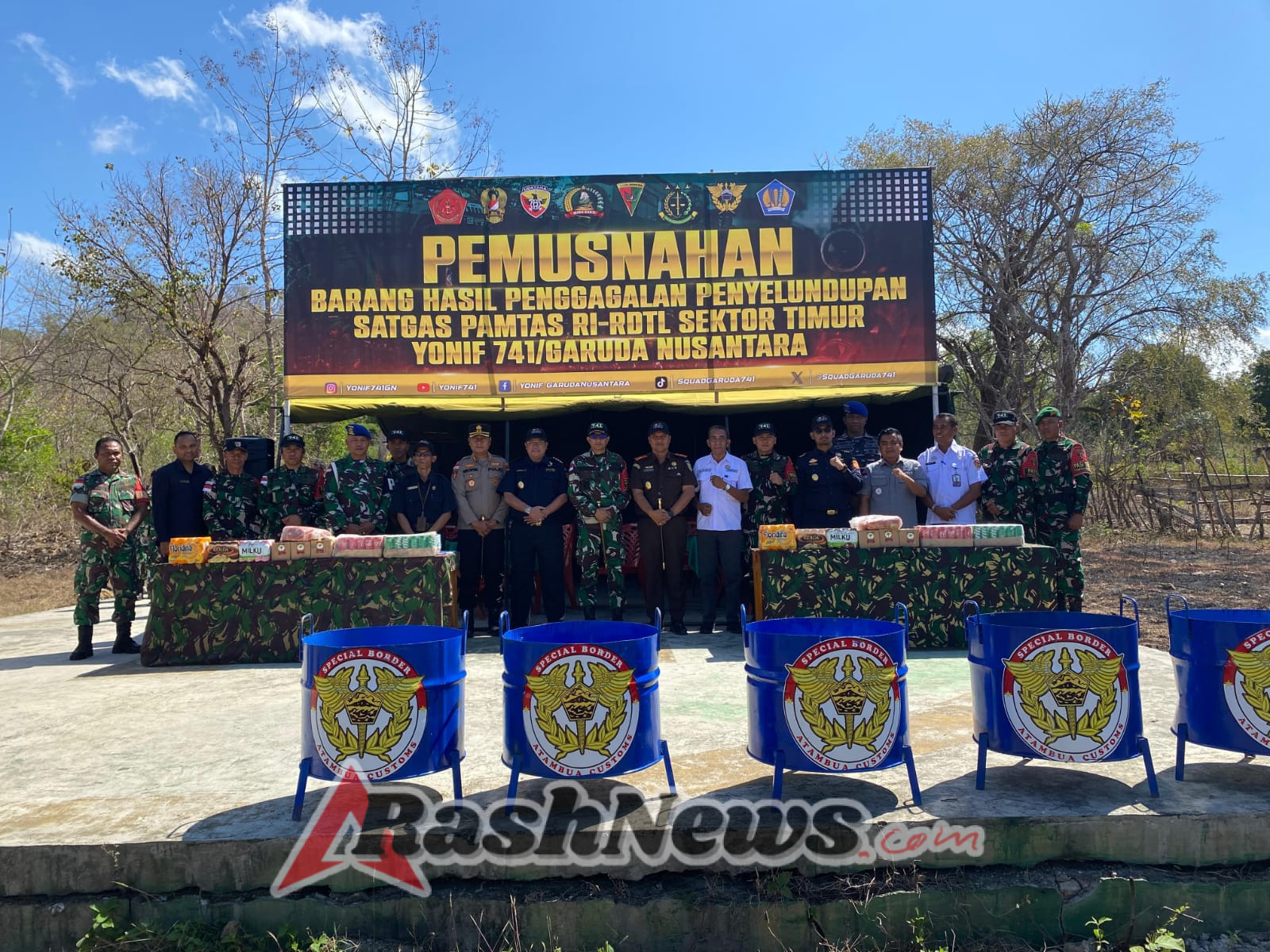 Satgas Yonif 741/GN Akhiri Penugasan Dengan Melaksanakan Pemusnahan Barang Bukti Hasil Penggagalan penyelundupan