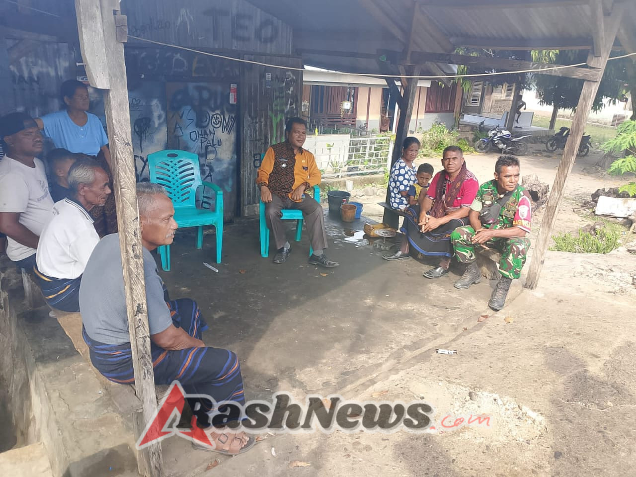 Babinsa Kodim Ende Hadir di Tengah Warga, Jaga Keamanan dan Serap Aspirasi