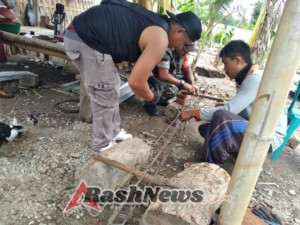 Babinsa Desa Desaloka Dorong Semangat Gotong Royong dalam Rehabilitasi Rumah