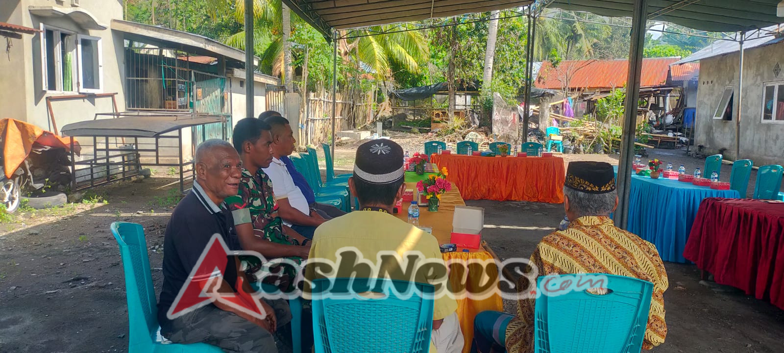 Babinsa Kopda M. Saleh H. Hadiri Peletakan Batu Pertama, Perkuat Silaturahmi dengan Warga