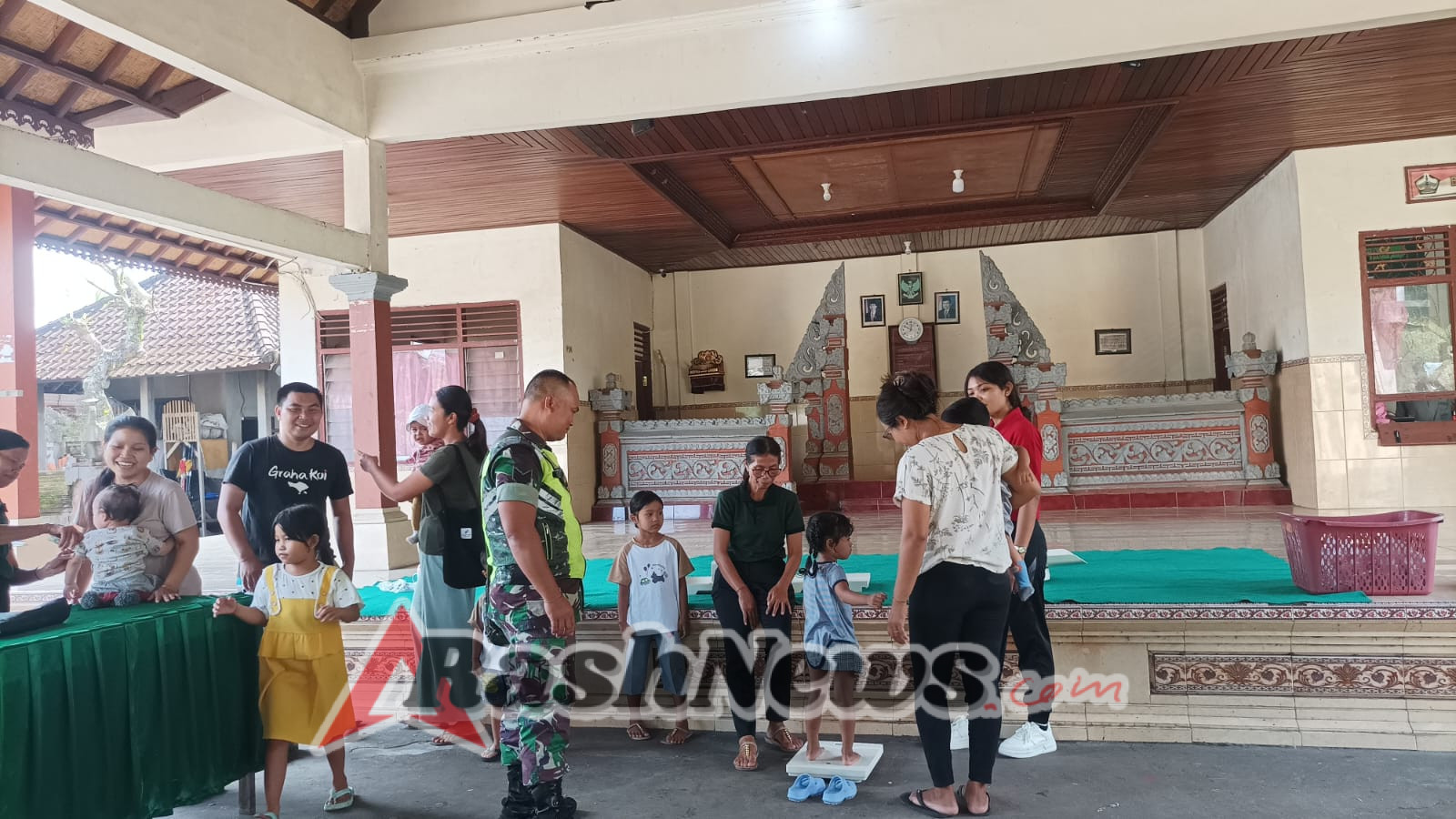 Babinsa Desa Apuan Aktif Dukung Posyandu Balita untuk Cegah Stunting