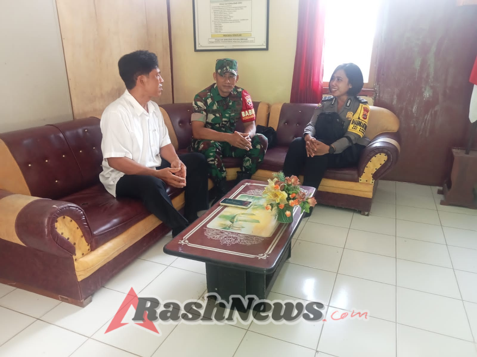 Dalam Rangka Pembinaan Teritorial, Babinsa Kawan Hadiri Program MBG di SDN 6 Kawan