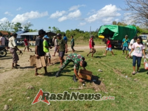 Koramil 06/Karera Wujudkan Kepedulian Lingkungan Lewat Karya Bhakti di Pasar Kakaha