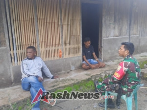 Babinsa Koramil 1602-04/Maurole Perkuat Komsos dan Pamwil di Desa Ngalukoja