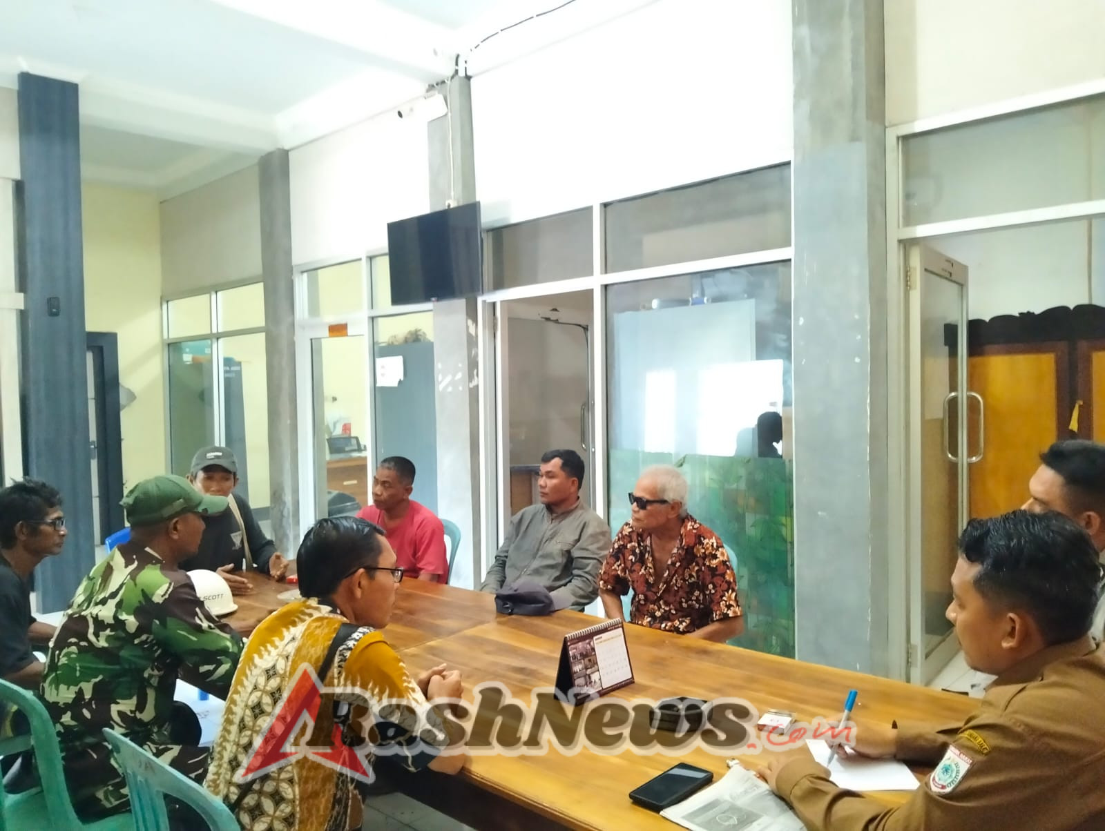 Kehadiran Babinsa dan Bhabinkamtibmas Bawa Kedamaian dalam Mediasi Lahan di Desa Goa