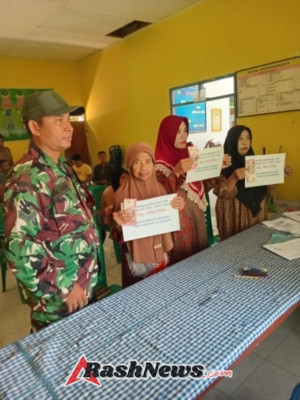 Sinergi TNI dan Pemerintah Desa, BLT-DD Tersalurkan Lancar di Brang Kolong