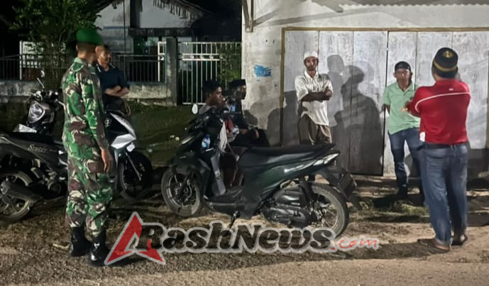 Babinsa Koramil 02/Pujut Gelar Patroli Rutin di Titik Rawan Wilayah Binaan